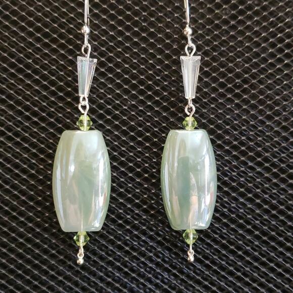 Crystal & light green glass earrings - Picture 1 of 4